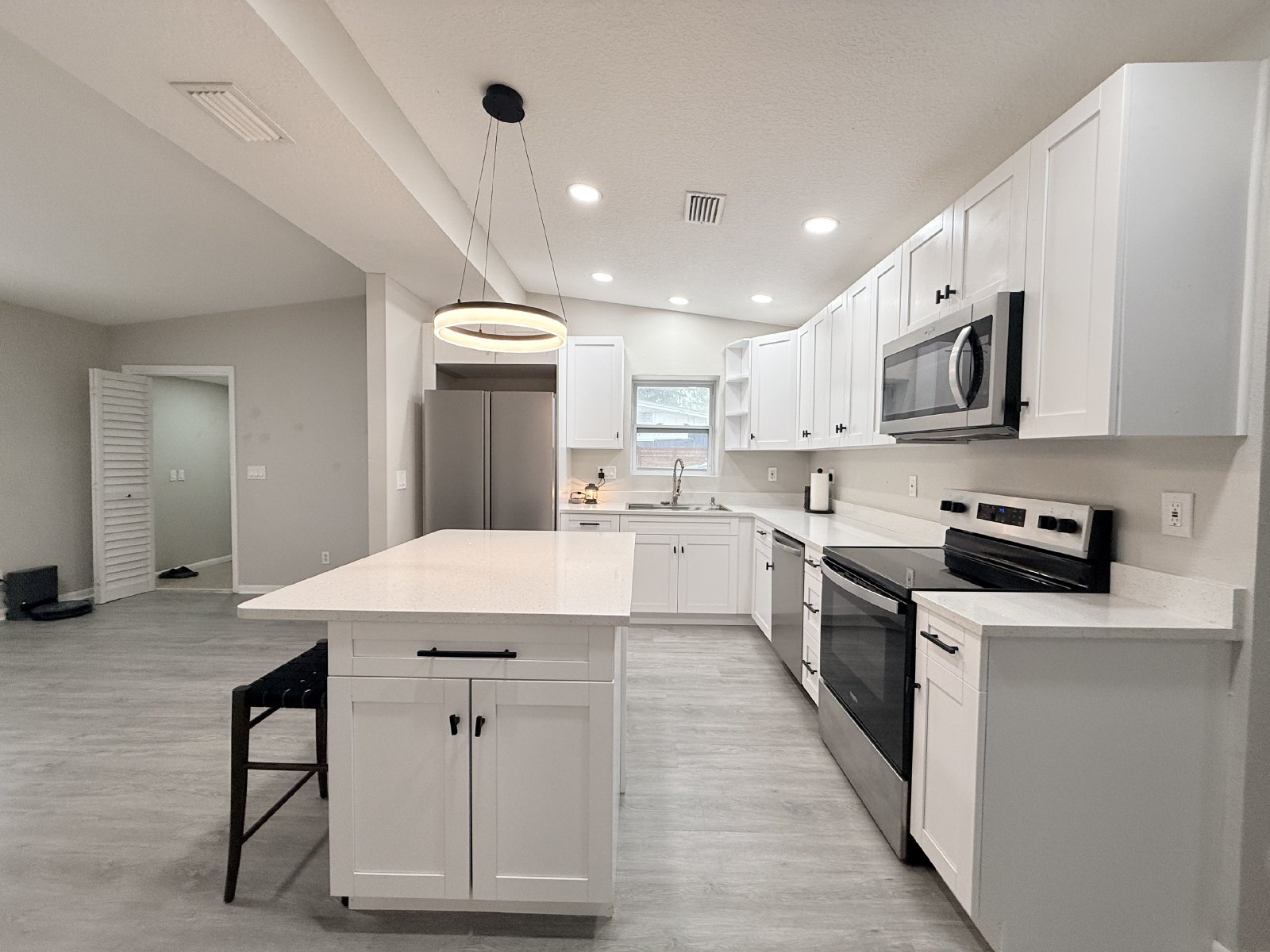 Beautifully Renovated 3-Bedroom Home with Huge Yard & Detached Workshop property image