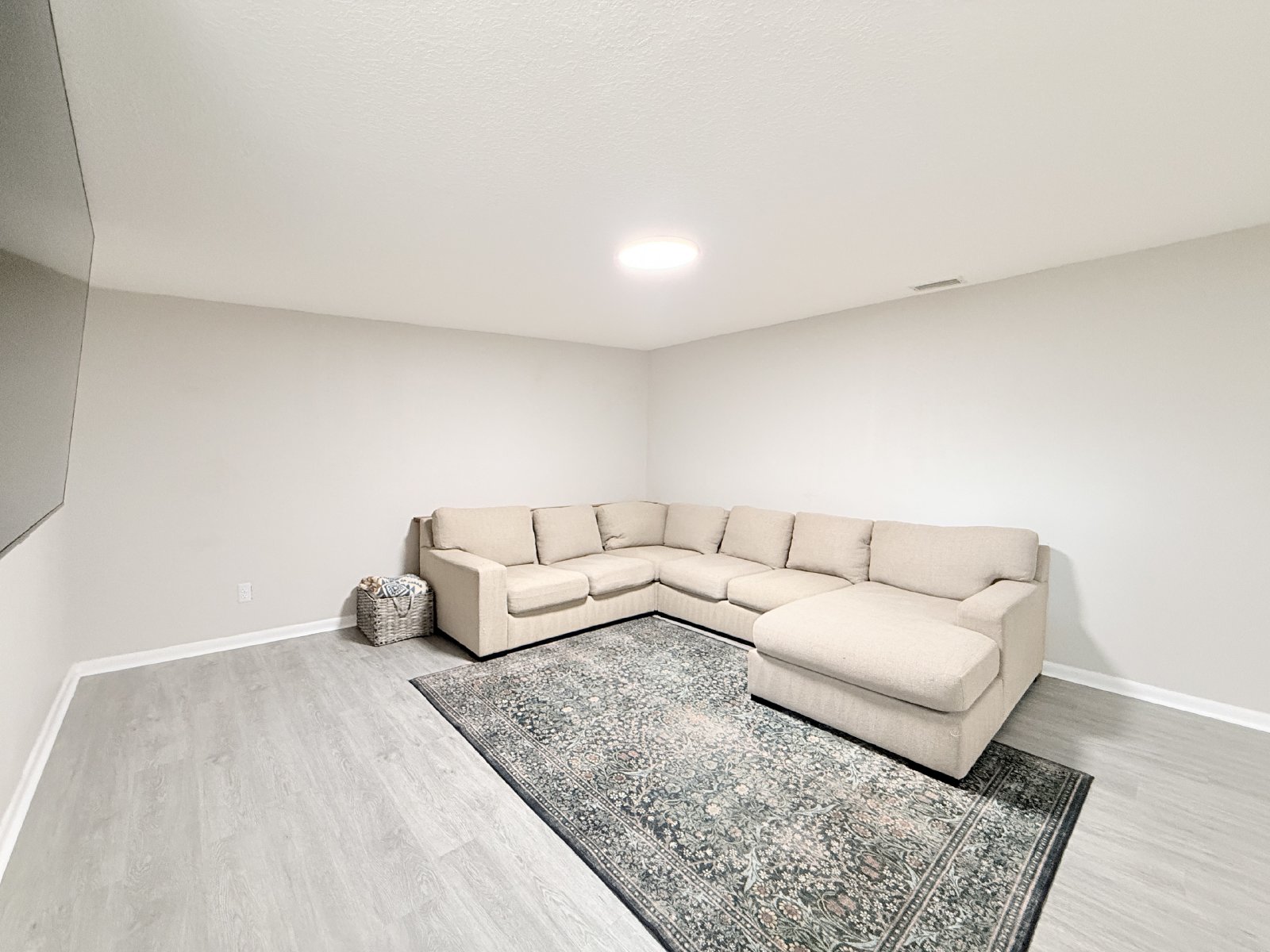 Beautifully Renovated 3-Bedroom Home with Huge Yard & Detached Workshop property image