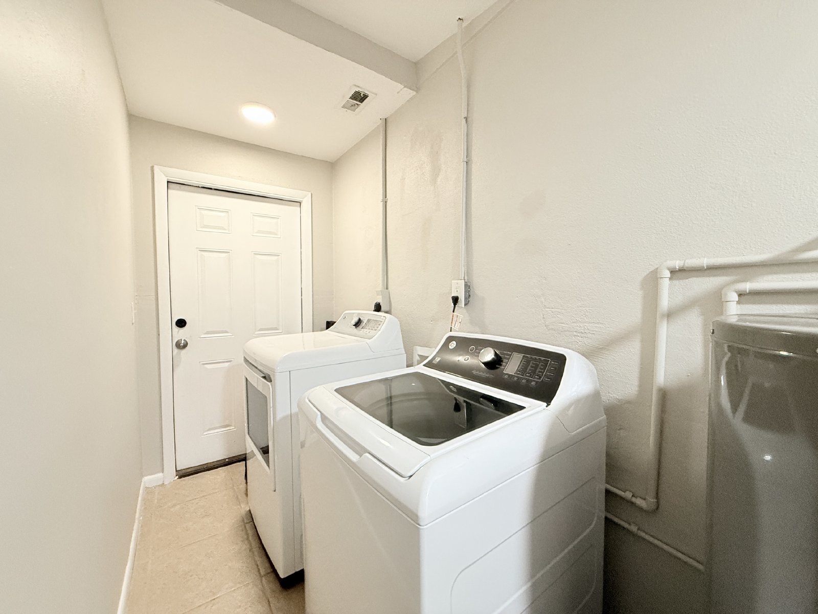 Beautifully Renovated 3-Bedroom Home with Huge Yard & Detached Workshop property image