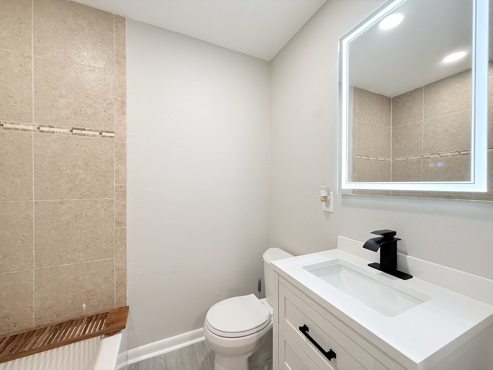 Beautifully Renovated 3-Bedroom Home with Huge Yard & Detached Workshop property image
