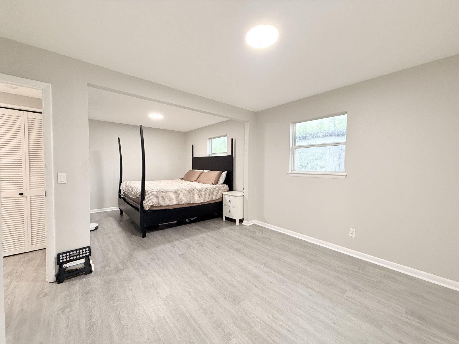 Beautifully Renovated 3-Bedroom Home with Huge Yard & Detached Workshop property image