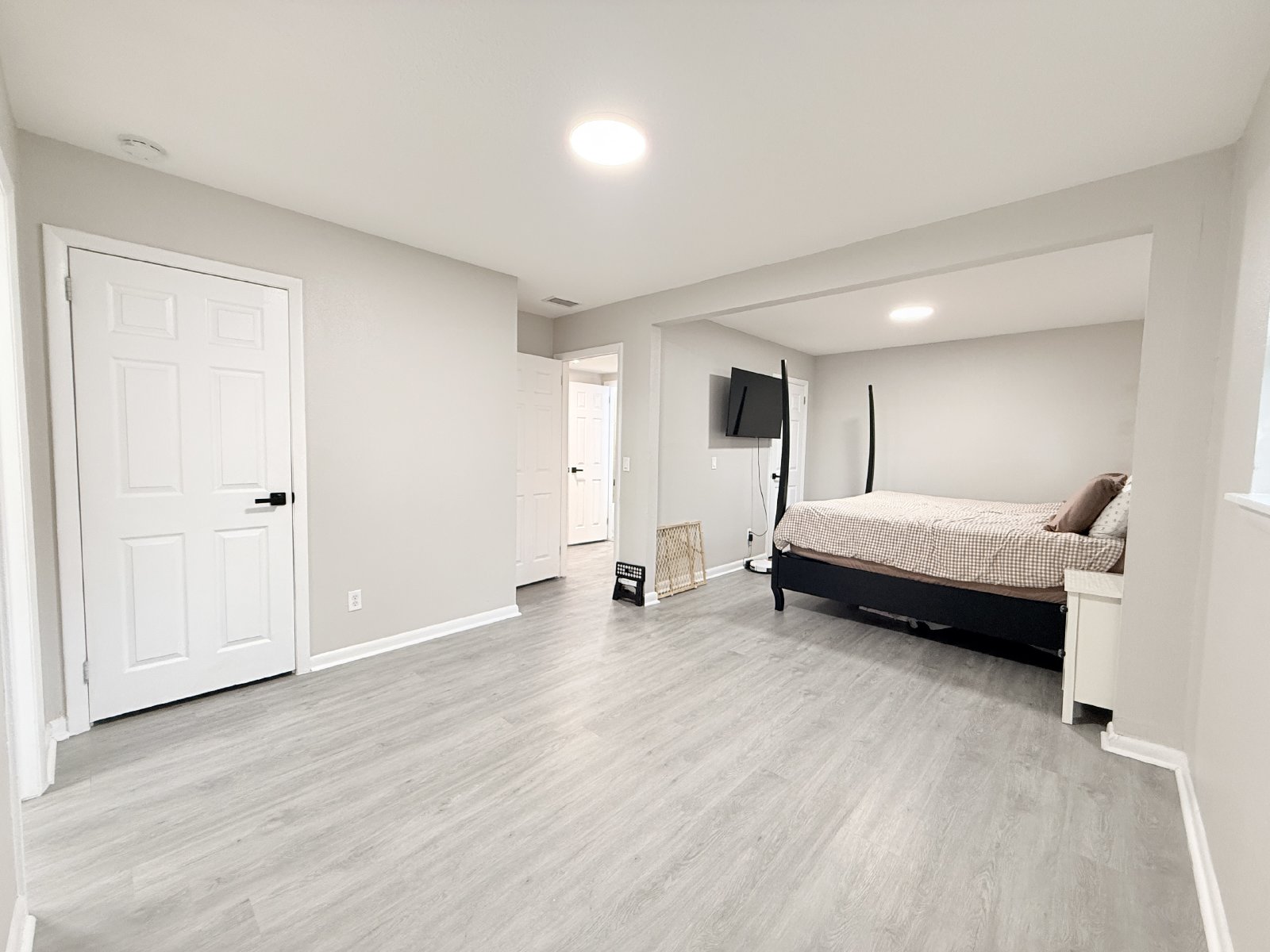 Beautifully Renovated 3-Bedroom Home with Huge Yard & Detached Workshop property image