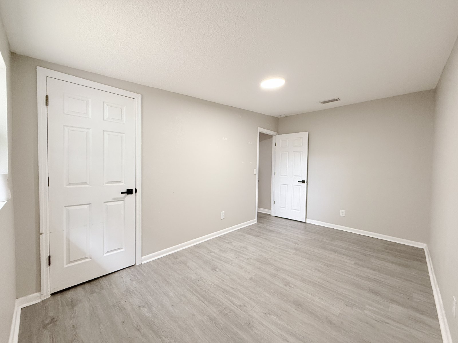 Beautifully Renovated 3-Bedroom Home with Huge Yard & Detached Workshop property image