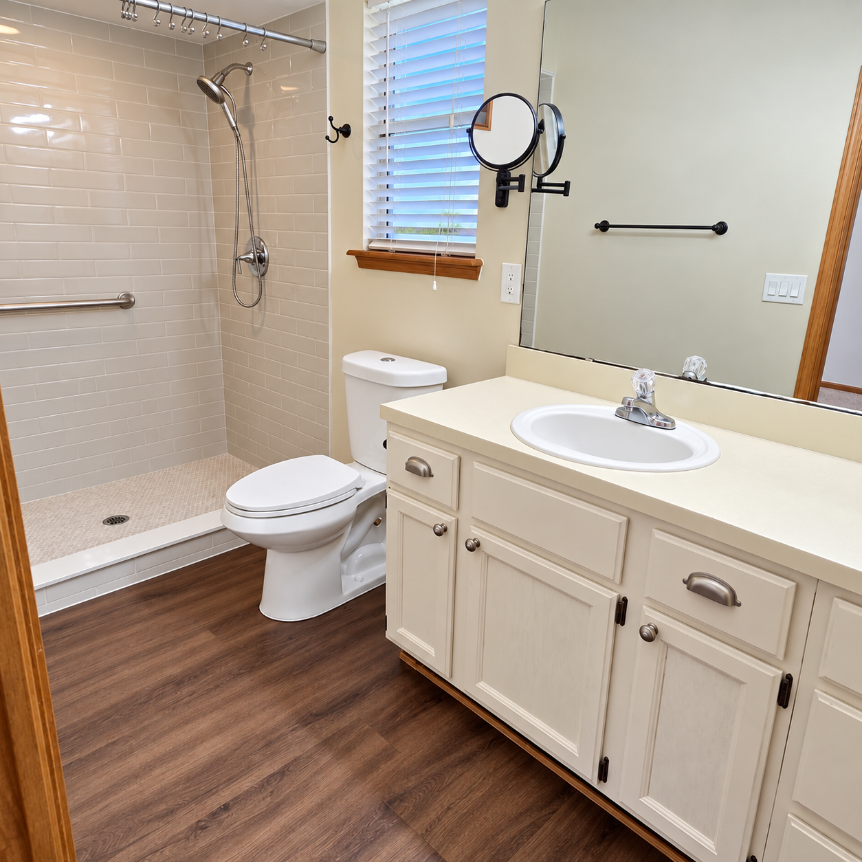 Spacious 3-Bedroom Home with Screened Lanai and Fenced Backyard property image