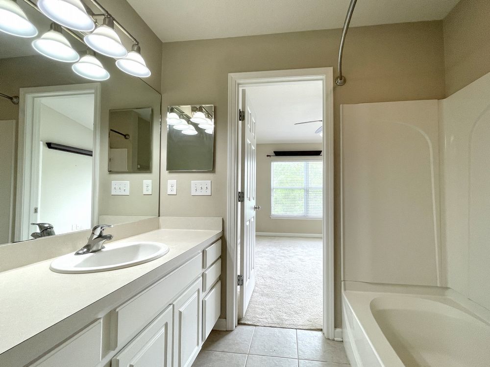 Townhome in Desirable gated Wolf Creek Community! property image