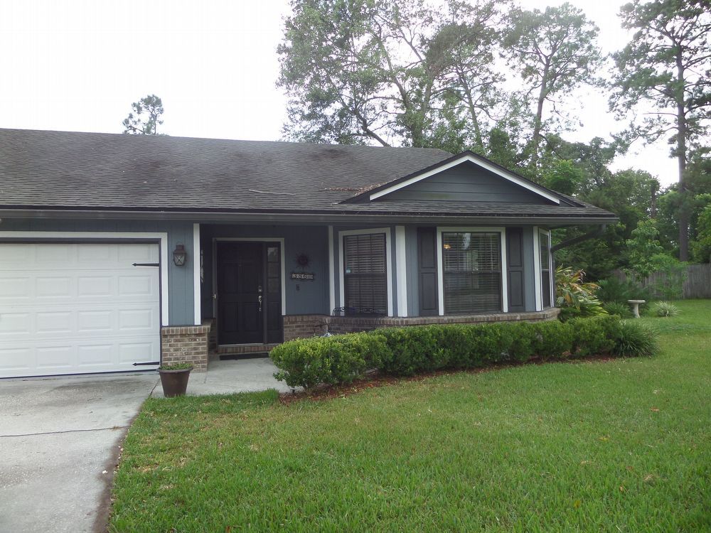 3/2 conveniently located close to the beach &  NS Mayport! property image