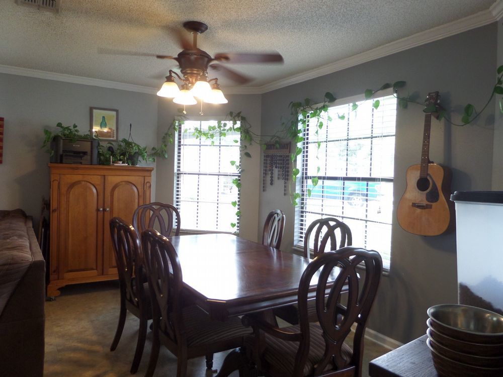 3/2 conveniently located close to the beach &  NS Mayport! property image