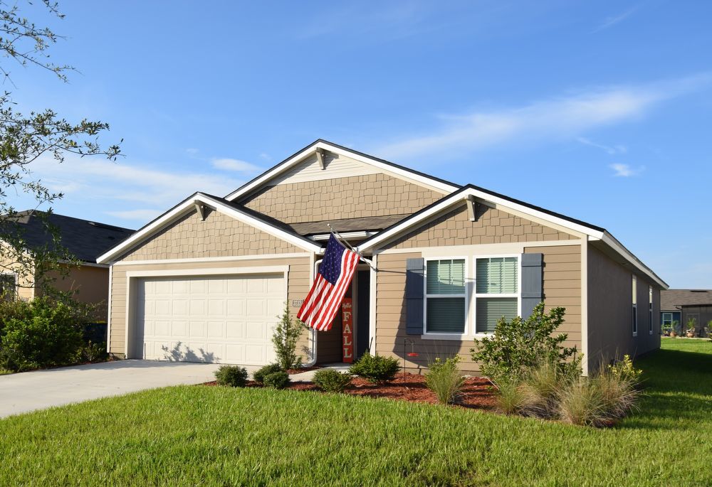 Alta Lakes Living! 4BR Home with Water View & Pool & Amenities Access property image