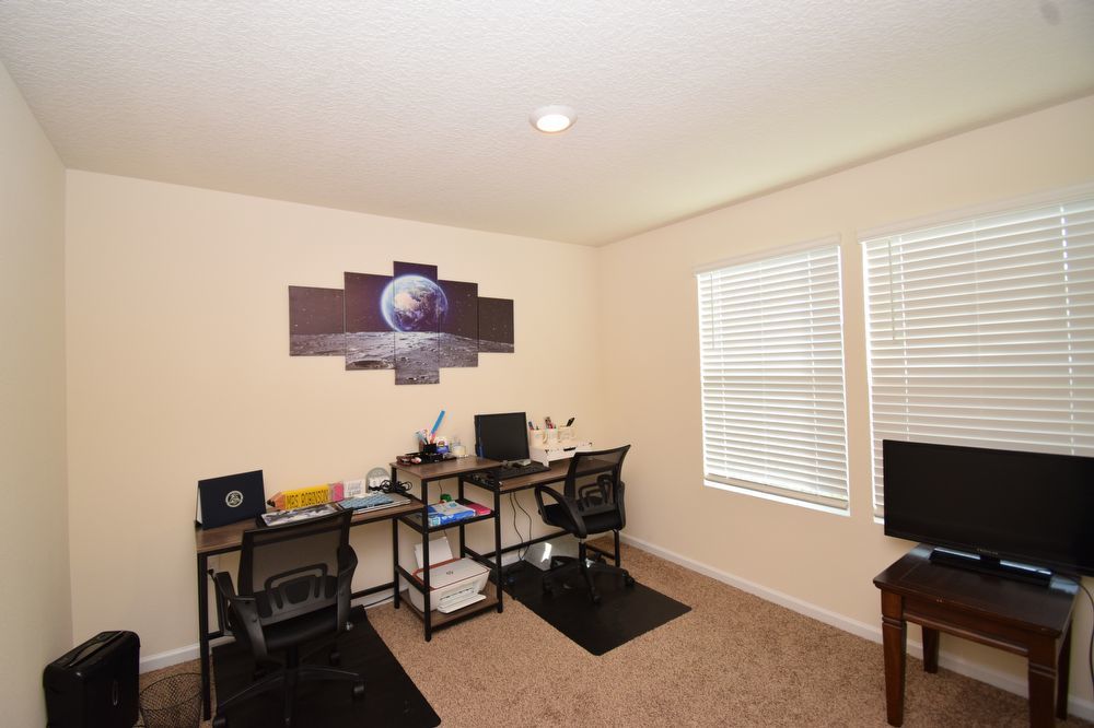 Alta Lakes Living! 4BR Home with Water View & Pool & Amenities Access property image